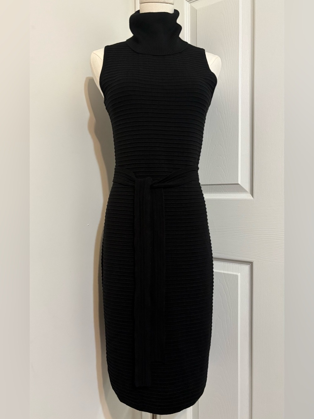CALVIN KLEIN, Sleeveless Ribbed Knit Black Dress with Waist Tie